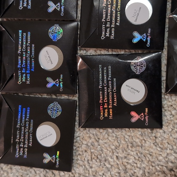 Devinah Cosmetics matte eyeshadow lot - Picture 3 of 8